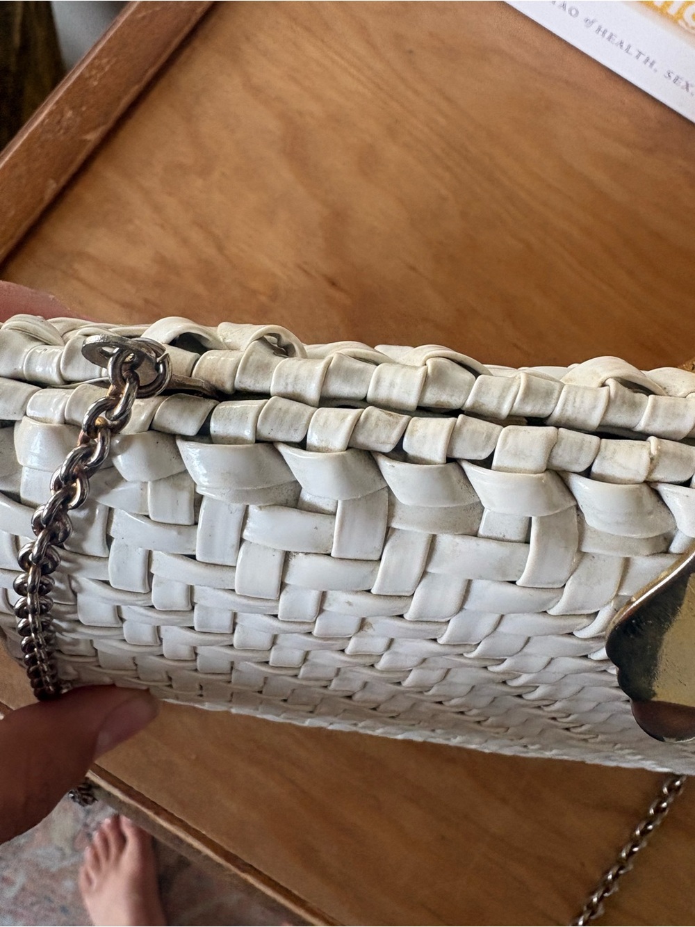 Vintage White Woven Chain Shoulder Bag | Made in Hong Kong | Retro crossbody - Picture 5 of 9